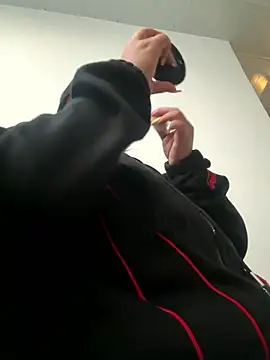 Liaevans   online show from January 2026 11:25:01 AM