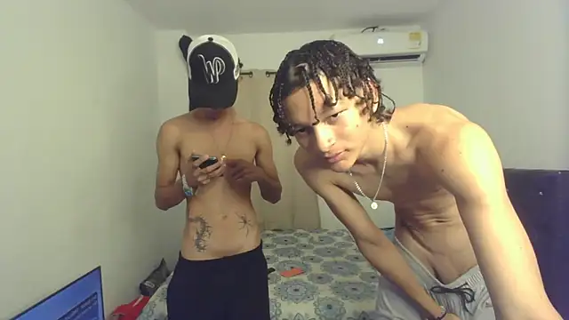 pocket loversxxx online show from February 2026 04:00:01 AM