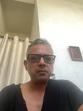 Snapshot of Moh-Moksha chatting on April 2026 05:02:02 AM Moh-Moksha online show from April 2026 05:02:02 AM