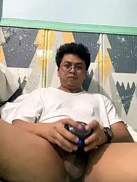 uyyumm online show from February 2026 10:01:01 AM