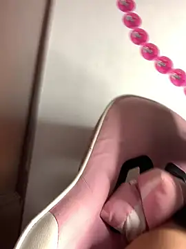 Snapshot of DulcePiink chatting on March 2026 07:53:01 PM DulcePiink online show from March 2026 07:53:01 PM