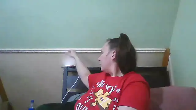 Snapshot of DallaStone chatting on December 2024 03:59:02 PM DallaStone online show from December 2024 03:59:02 PM