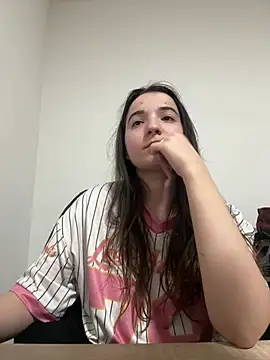 OutsiderMuse online show from April 2026 07:11:01 PM