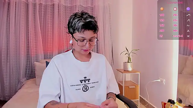 Snapshot of Zury_Ramirez chatting on April 2026 11:24:02 PM Zury Ramirez online show from April 2026 11:24:02 PM
