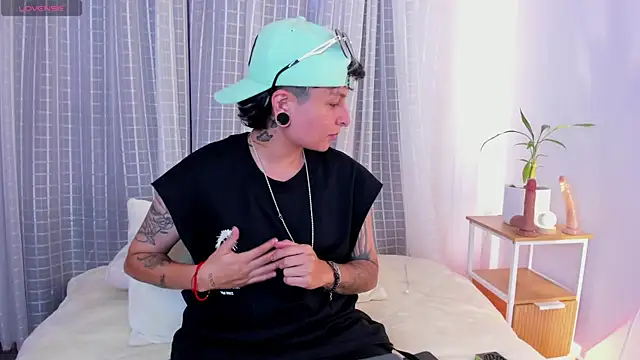 Snapshot of Zury_Ramirez chatting on April 2026 10:12:01 PM Zury Ramirez online show from April 2026 10:12:01 PM