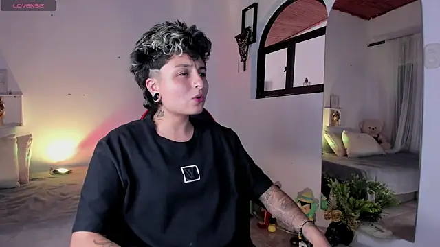 Snapshot of Zury_Ramirez chatting on May 2026 08:48:02 PM Zury Ramirez online show from May 2026 08:48:02 PM