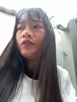 Snapshot of Suni-ii chatting on April 2026 11:09:02 PM Suni-ii online show from April 2026 11:09:02 PM