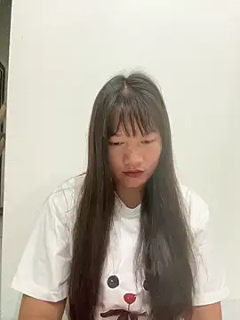 Snapshot of Suni-ii chatting on April 2026 10:32:02 PM Suni-ii online show from April 2026 10:32:02 PM