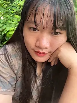 Snapshot of Suni-ii chatting on April 2026 12:46:02 AM Suni-ii online show from April 2026 12:46:02 AM