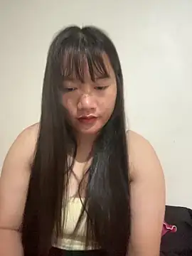 Snapshot of Suni-ii chatting on April 2026 12:30:02 AM Suni-ii online show from April 2026 12:30:02 AM