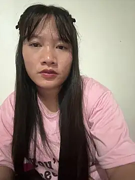 Snapshot of Suni-ii chatting on May 2026 11:26:01 AM Suni-ii online show from May 2026 11:26:01 AM