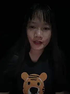 Snapshot of Suni-ii chatting on May 2026 12:10:01 PM Suni-ii online show from May 2026 12:10:01 PM