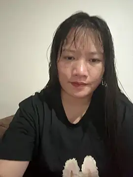 Snapshot of Suni-ii chatting on May 2026 12:43:01 PM Suni-ii online show from May 2026 12:43:01 PM