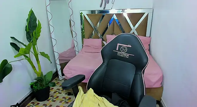 sharlot tay1 online show from March 2026 03:54:01 AM