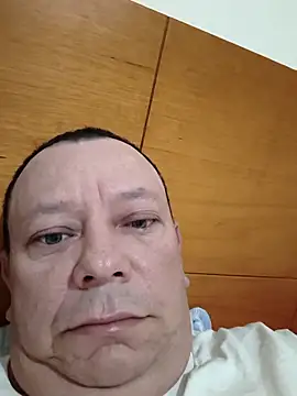 Snapshot of Tubebeermoso chatting on March 2026 02:45:02 AM Tubebeermoso online show from March 2026 02:45:02 AM