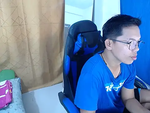 holly oreo online show from July 2026 09:33:01 AM