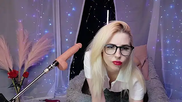 PetiteSweetFreak online show from March 2026 04:35:01 PM