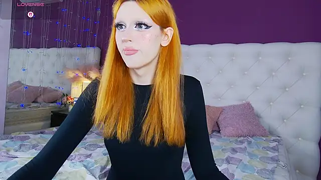 LunaBl1ss online show from May 2026 04:03:02 PM