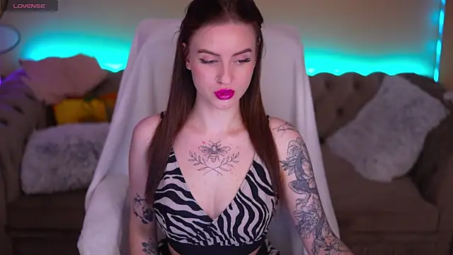 AlexaFleur online show from June 2026 01:03:02 PM