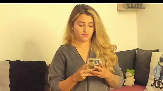 Felicity Hops online show from February 2026 06:12:01 PM