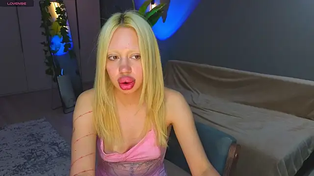 Luna Beverly online show from June 2026 01:28:02 AM