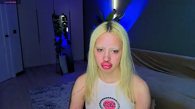 Luna Beverly online show from June 2026 02:24:02 AM