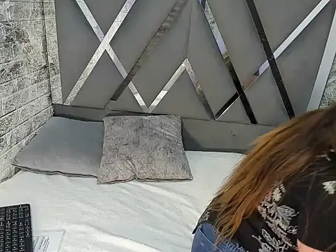 Snapshot of Meriland_HH chatting on March 2026 04:07:02 AM Meriland HH online show from March 2026 04:07:02 AM