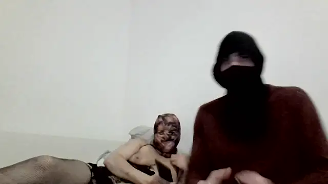 nyrazen online show from April 2026 11:25:01 PM