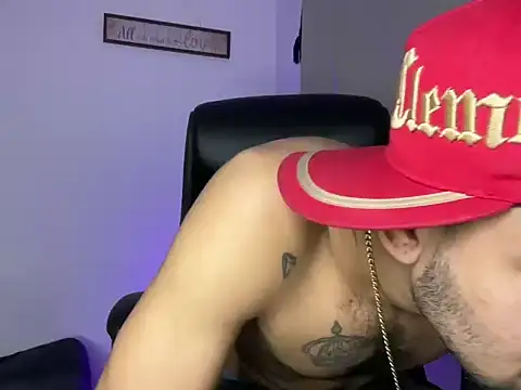 Snapshot of enyel_100 chatting on March 2026 07:58:02 AM enyel 100 online show from March 2026 07:58:02 AM