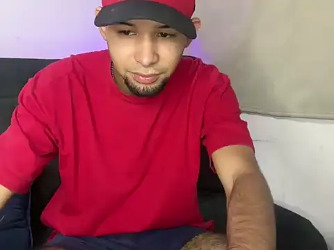 Snapshot of enyel_100 chatting on March 2026 01:10:02 AM enyel 100 online show from March 2026 01:10:02 AM