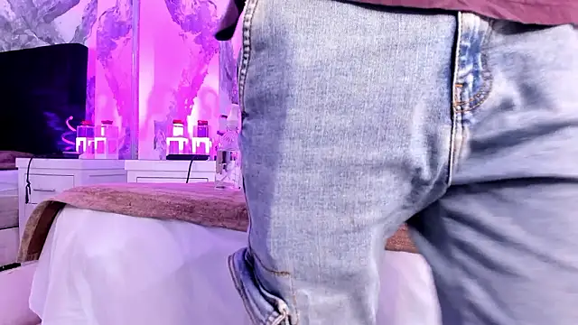 Snapshot of TyagoRoberts_ chatting on February 2026 02:53:01 AM TyagoRoberts online show from February 2026 02:53:01 AM