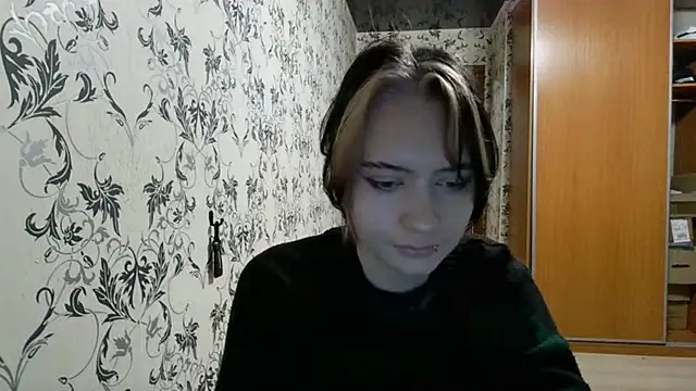 LxayBloom online show from April 2026 01:14:02 AM