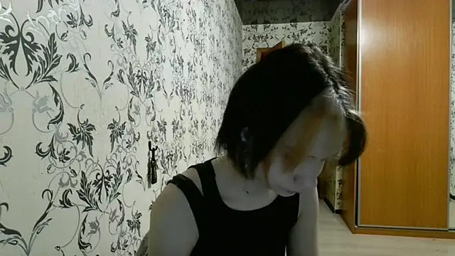 LxayBloom online show from April 2026 03:21:01 PM