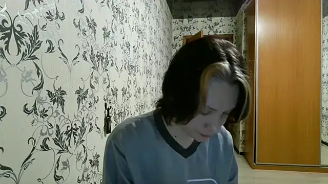 LxayBloom online show from April 2026 02:27:02 AM