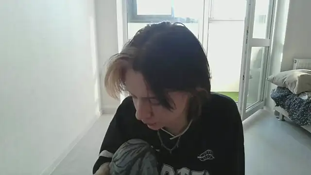 LxayBloom online show from May 2026 02:28:01 AM