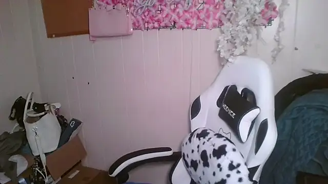Angeldior29 online show from April 2026 04:38:02 PM