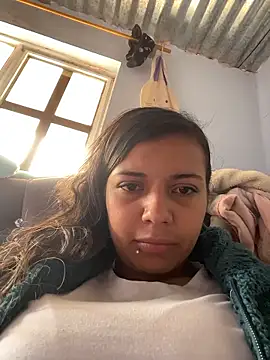 cinthia2011 online show from January 2026 04:44:01 PM