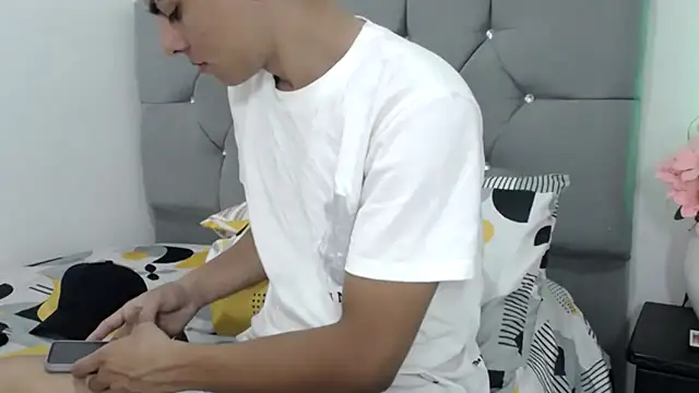 Loganjhonson19 online show from February 2026 02:05:01 AM