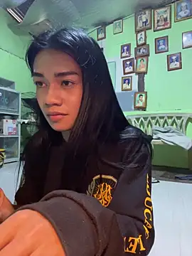 EnviousMaddie online show from April 2026 10:02:02 AM