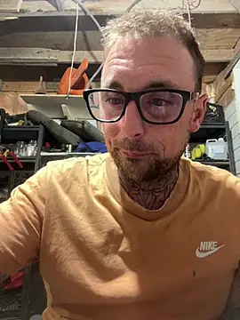 WIDBIGWHITECOCK online show from May 2026 02:39:01 AM