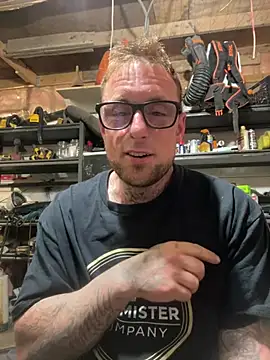WIDBIGWHITECOCK online show from May 2026 03:58:02 AM