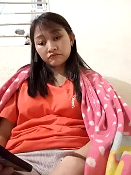 yumyum112 online show from March 2026 12:56:02 PM