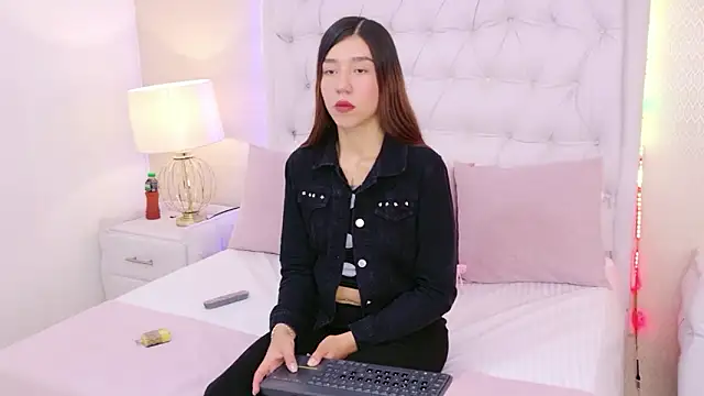 Snapshot of VioletFroost chatting on January 2026 08:13:02 PM VioletFroost online show from January 2026 08:13:02 PM