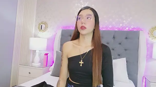 Snapshot of VioletFroost chatting on March 2026 07:20:02 PM VioletFroost online show from March 2026 07:20:02 PM