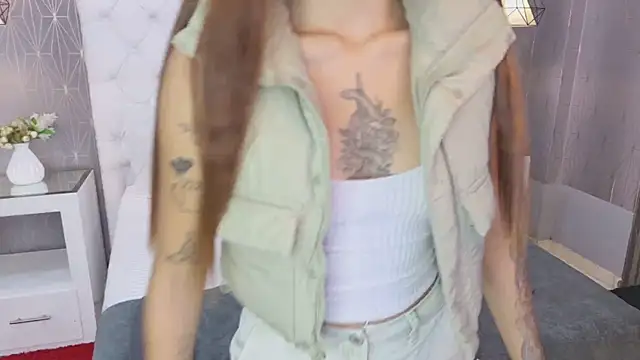 Snapshot of VioletFroost chatting on April 2026 07:41:01 PM VioletFroost online show from April 2026 07:41:01 PM