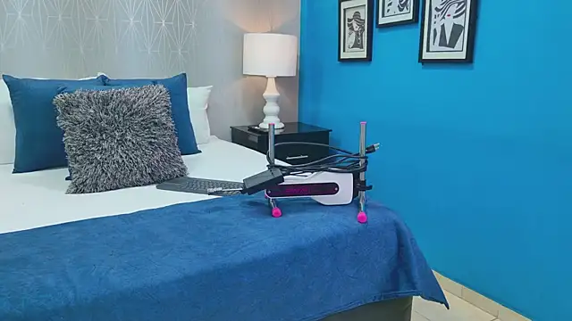 Snapshot of VioletFroost chatting on April 2026 07:19:02 PM VioletFroost online show from April 2026 07:19:02 PM