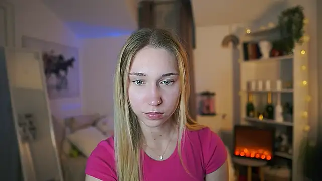 MilaBunny2000 online show from March 2026 02:39:02 PM