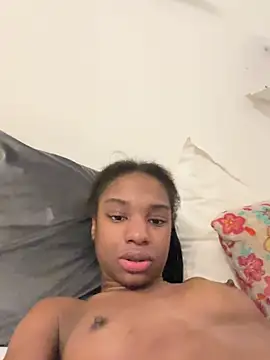 Snapshot of emmalovance chatting on February 2026 09:55:02 PM emmalovance online show from February 2026 09:55:02 PM