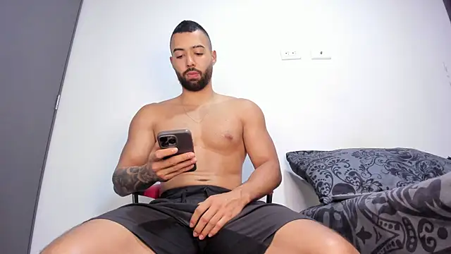 Snapshot of kyle_collinz1 chatting on January 2026 05:57:02 AM kyle collinz1 online show from January 2026 05:57:02 AM