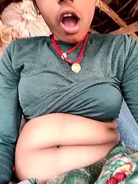 Snapshot of Queen_chayna chatting on March 2026 10:42:01 AM Queen chayna online show from March 2026 10:42:01 AM